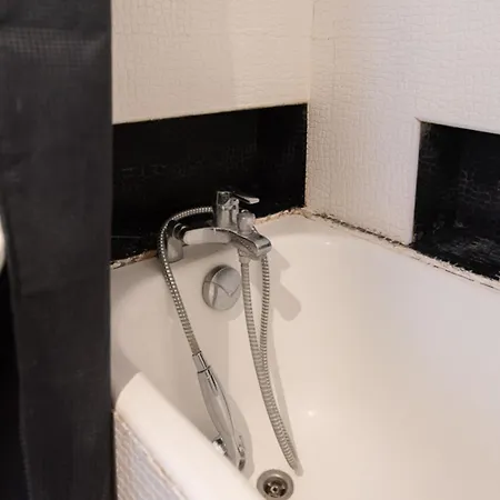 Quiet Spacious And Bright Nest In 14th Lejlighed Paris